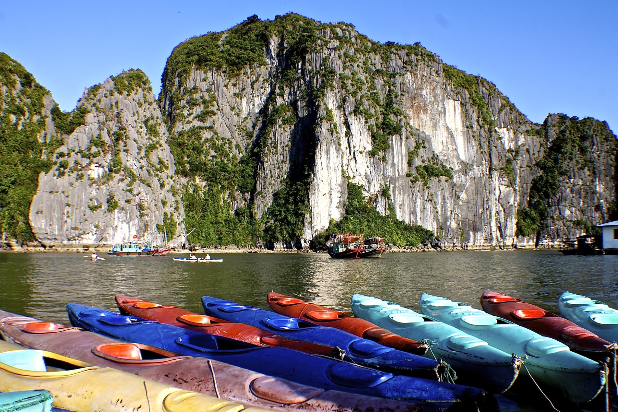 Kayak Ha Long Bay