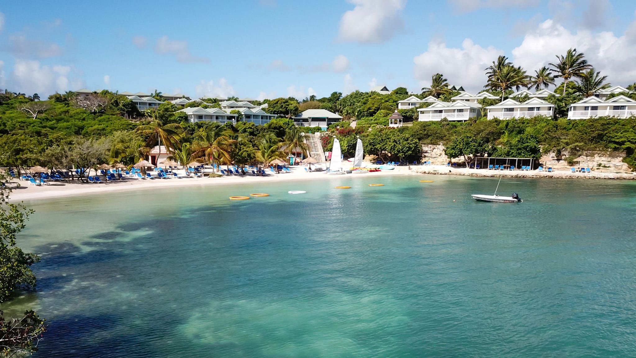 Private beach in Anitgua of the Verandah Resort with water-sports on the ocean