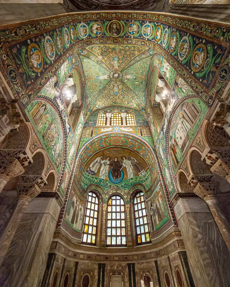 The towering domed Basillica ceiling with an incredible array of green titles