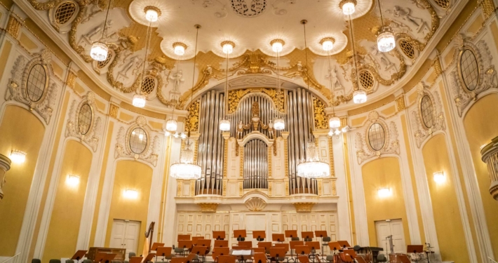 The beautiful gold decoration of the Großer Saal in Mozart Foundation
