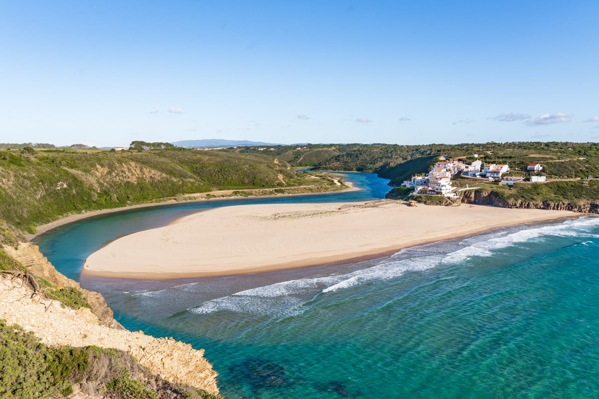 Praia de Odeceixe marks the border between the Algarve and the Alentejo on the Fisherman's Trail