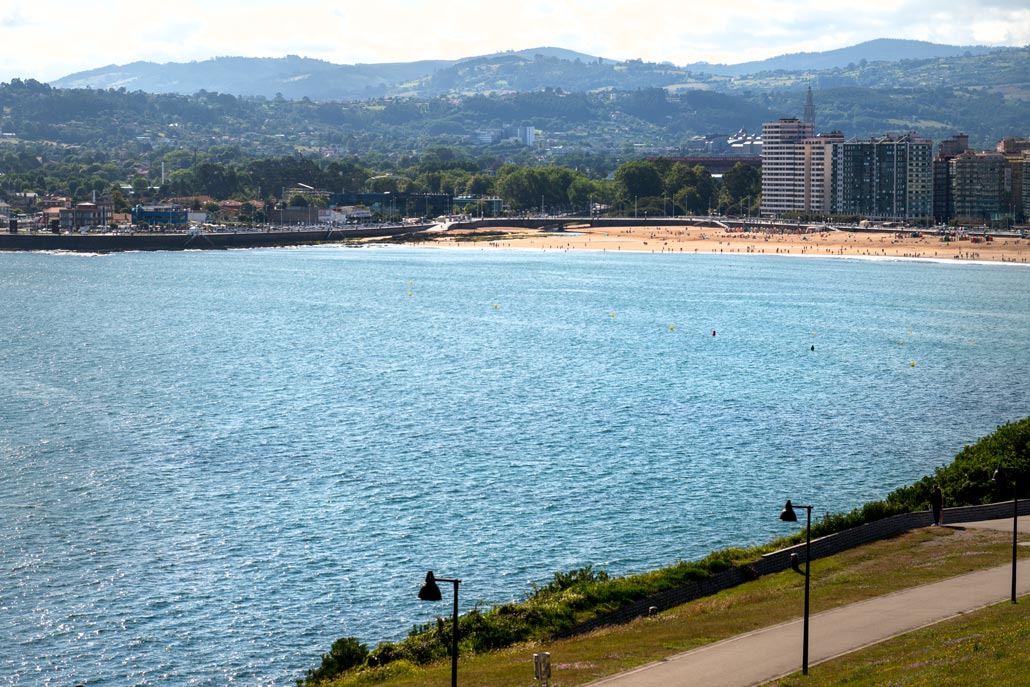 Gijón's San Lorzeno Beach