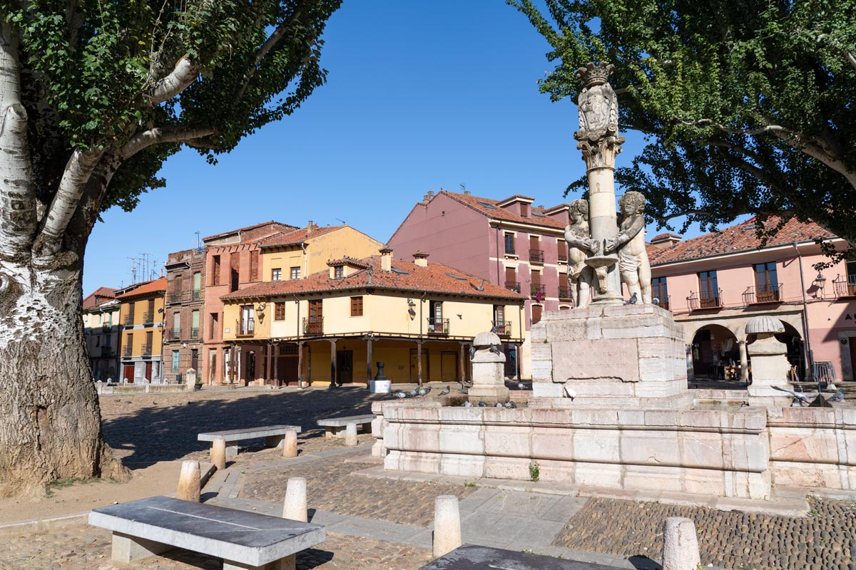 Plaza de Santa María del Camino