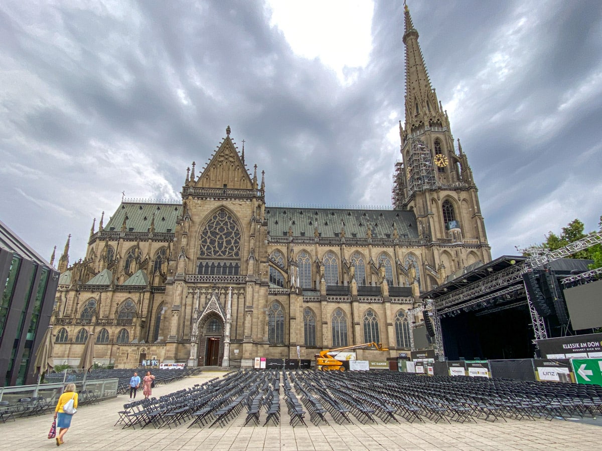 A temporary stage in front of Linz's impressive Mariendom