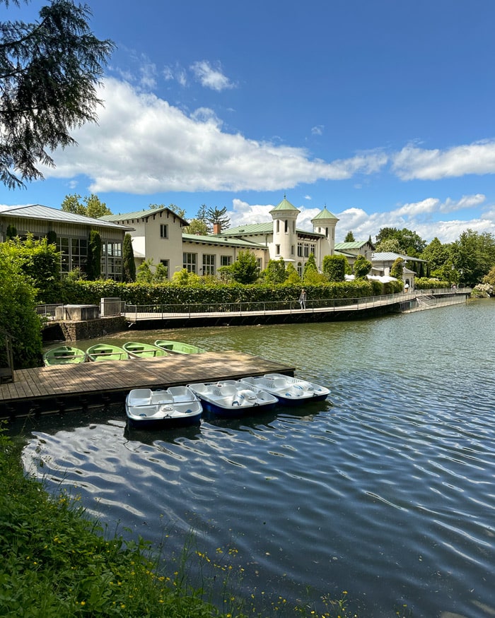 Stop at Hilmteich Lake for lunch