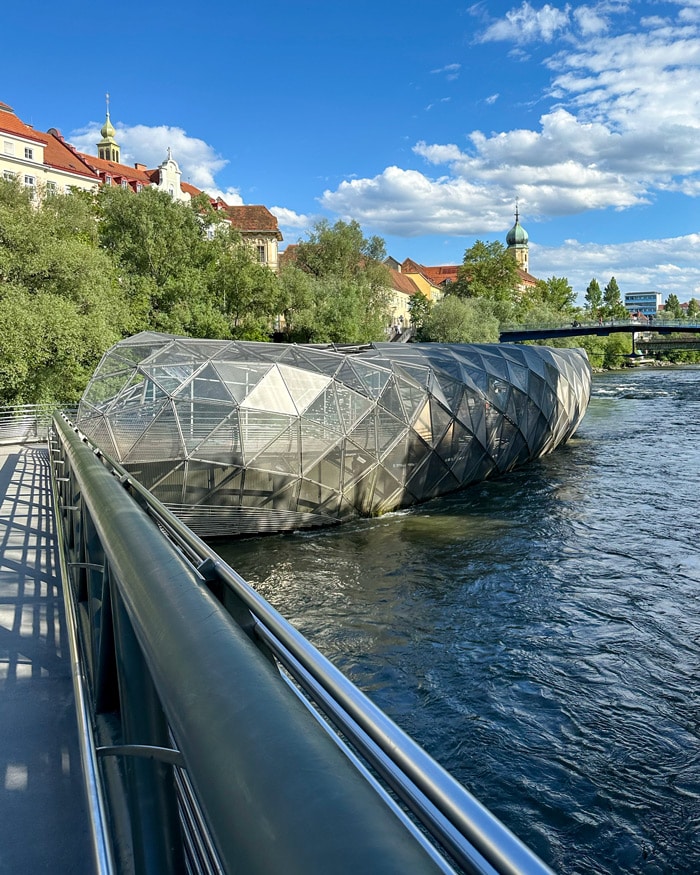 Crossing the Murinsel 