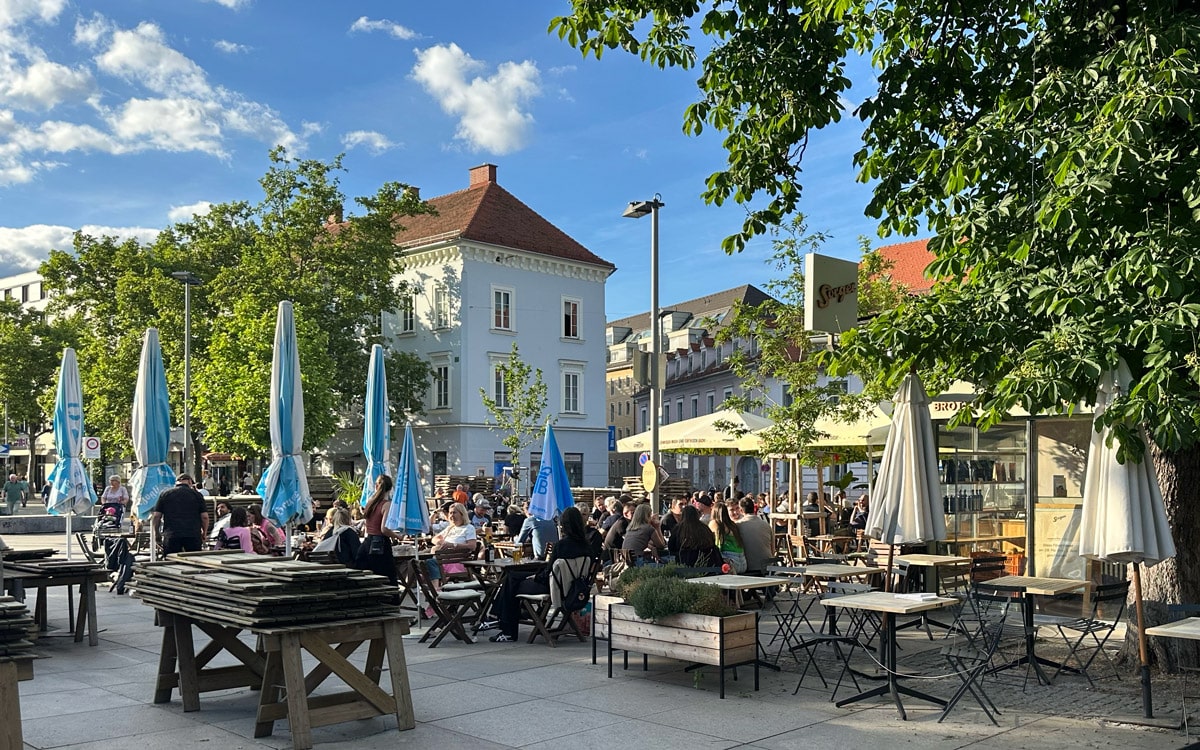 Soaking up the sun at Bauernmarkt Lendplatz
