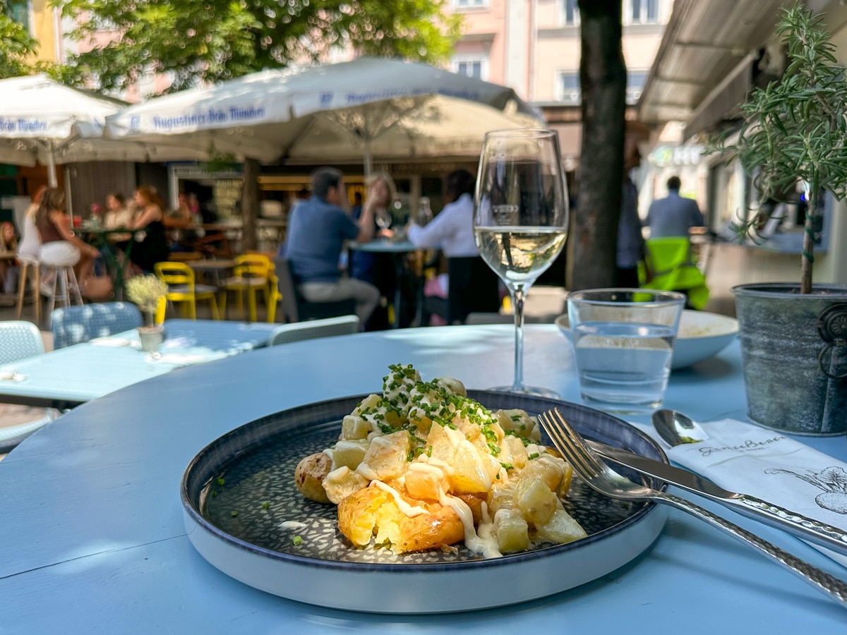 Genießerei am Markt in Graz's Kaiser-Josef-Platz Farmers' Market