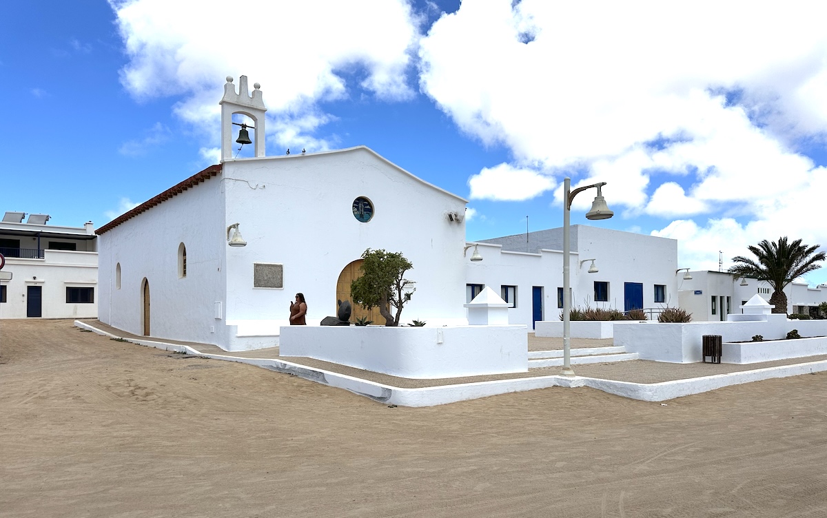 La Graciosa's streets are all sand